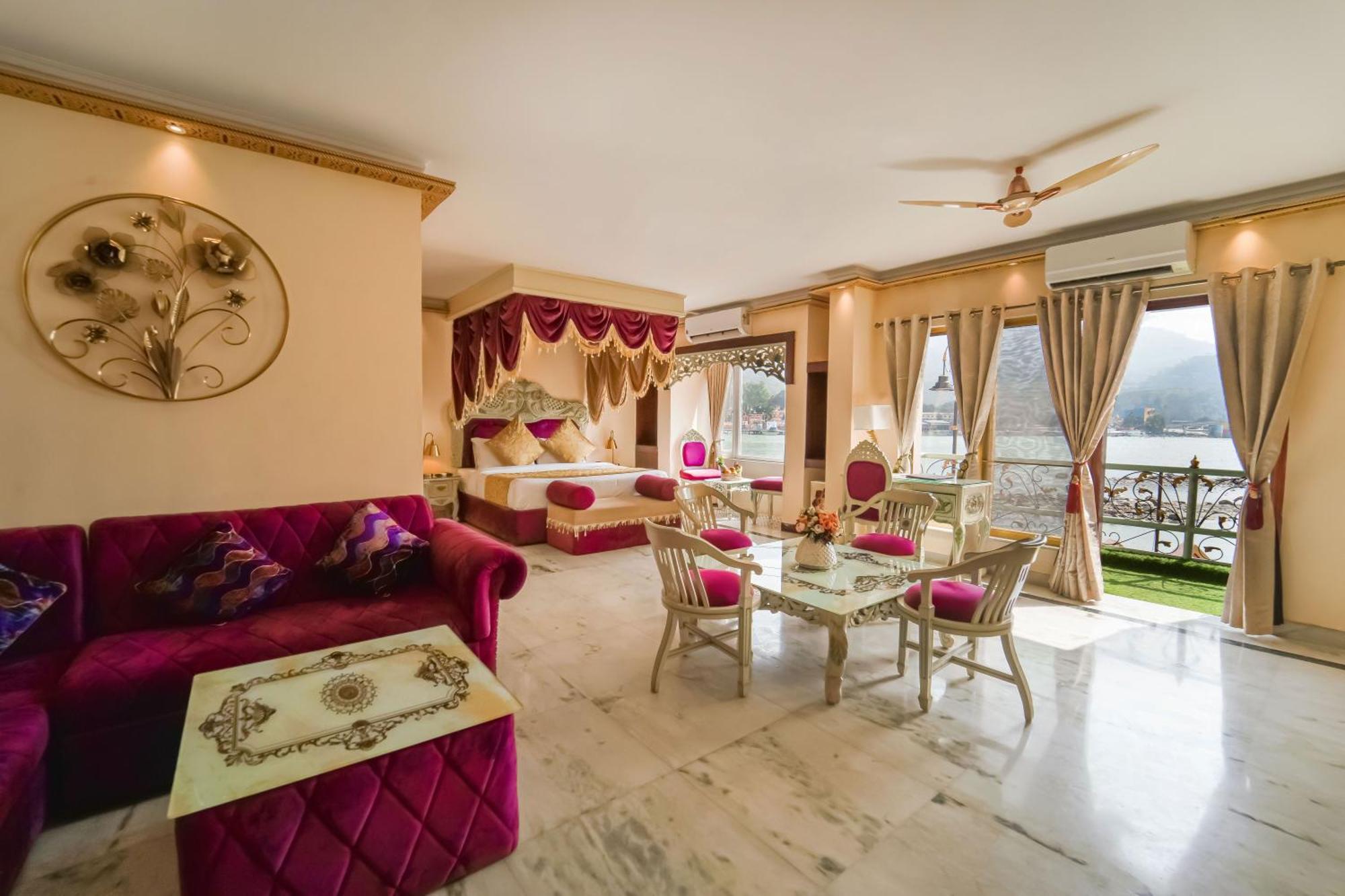 The Neeraj Ganga Heritage Palace ริชิเคช ภายนอก รูปภาพ