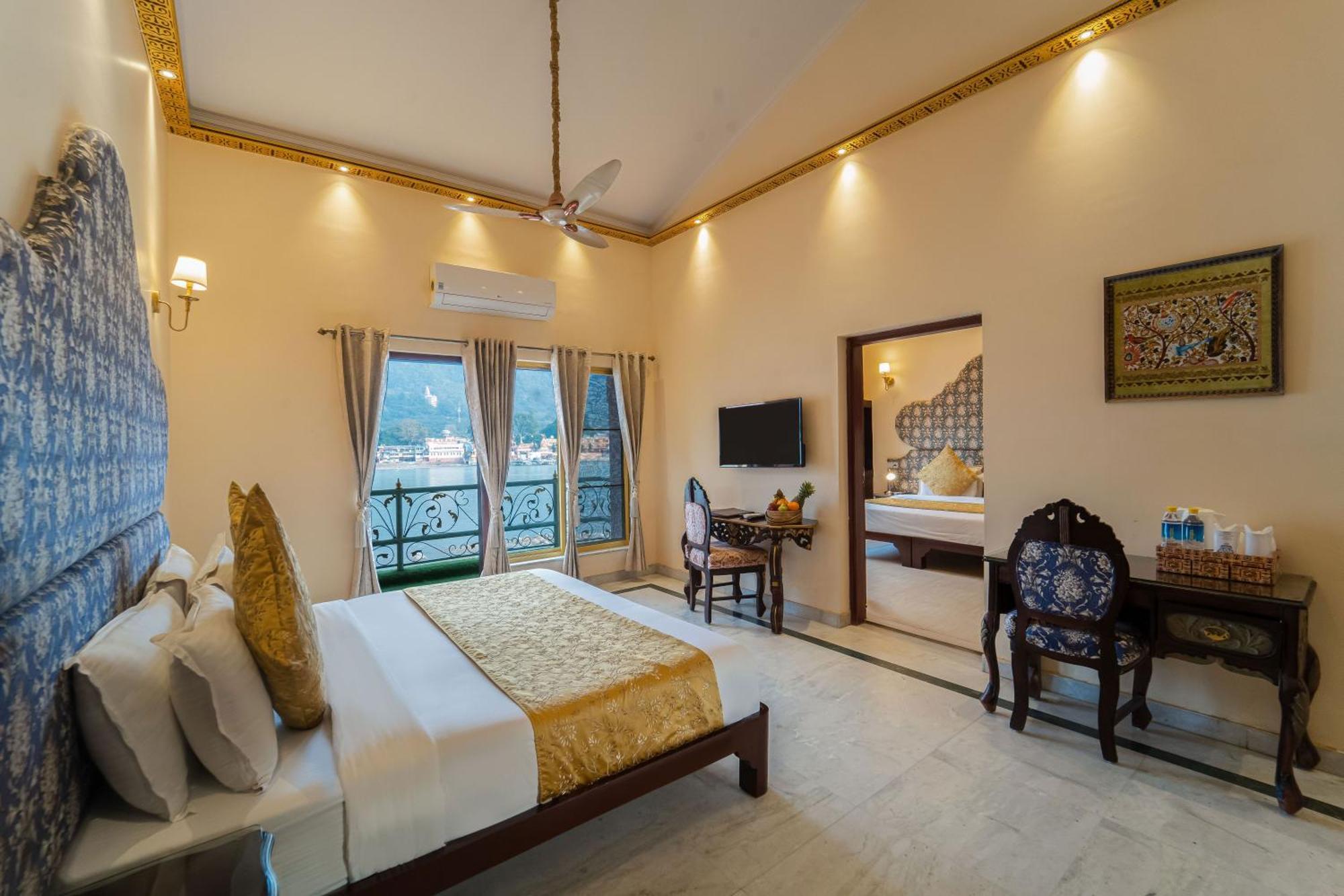 The Neeraj Ganga Heritage Palace ริชิเคช ภายนอก รูปภาพ