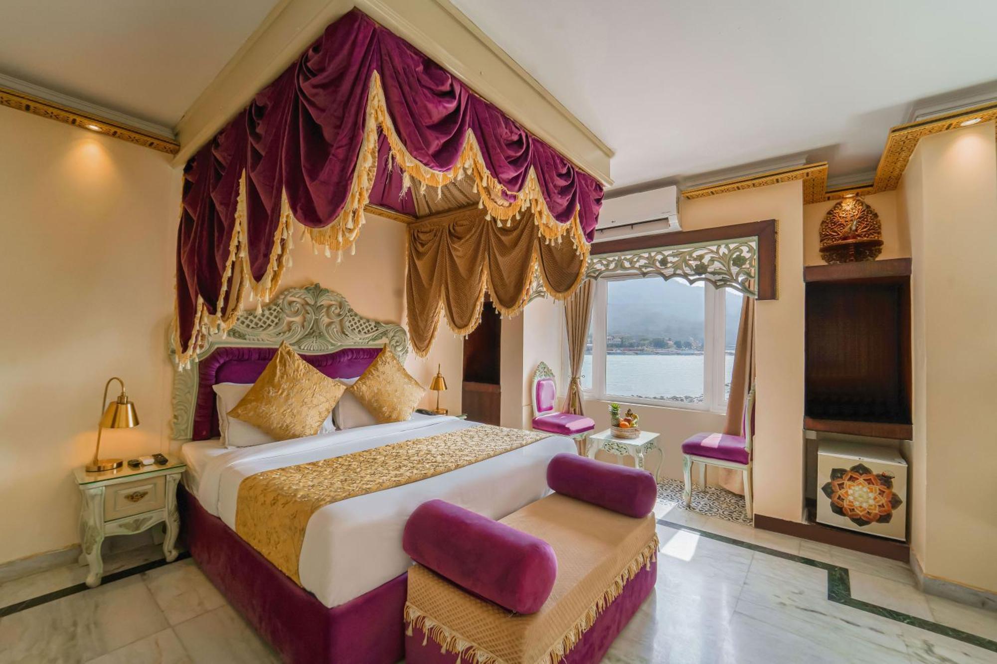 The Neeraj Ganga Heritage Palace ริชิเคช ภายนอก รูปภาพ