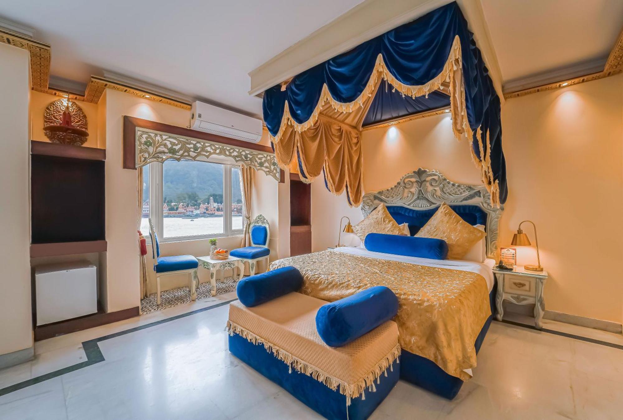 The Neeraj Ganga Heritage Palace ริชิเคช ภายนอก รูปภาพ