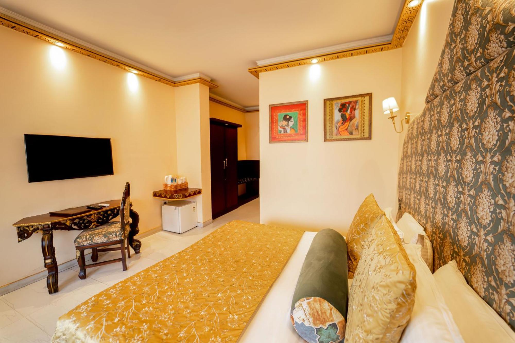 The Neeraj Ganga Heritage Palace ริชิเคช ภายนอก รูปภาพ