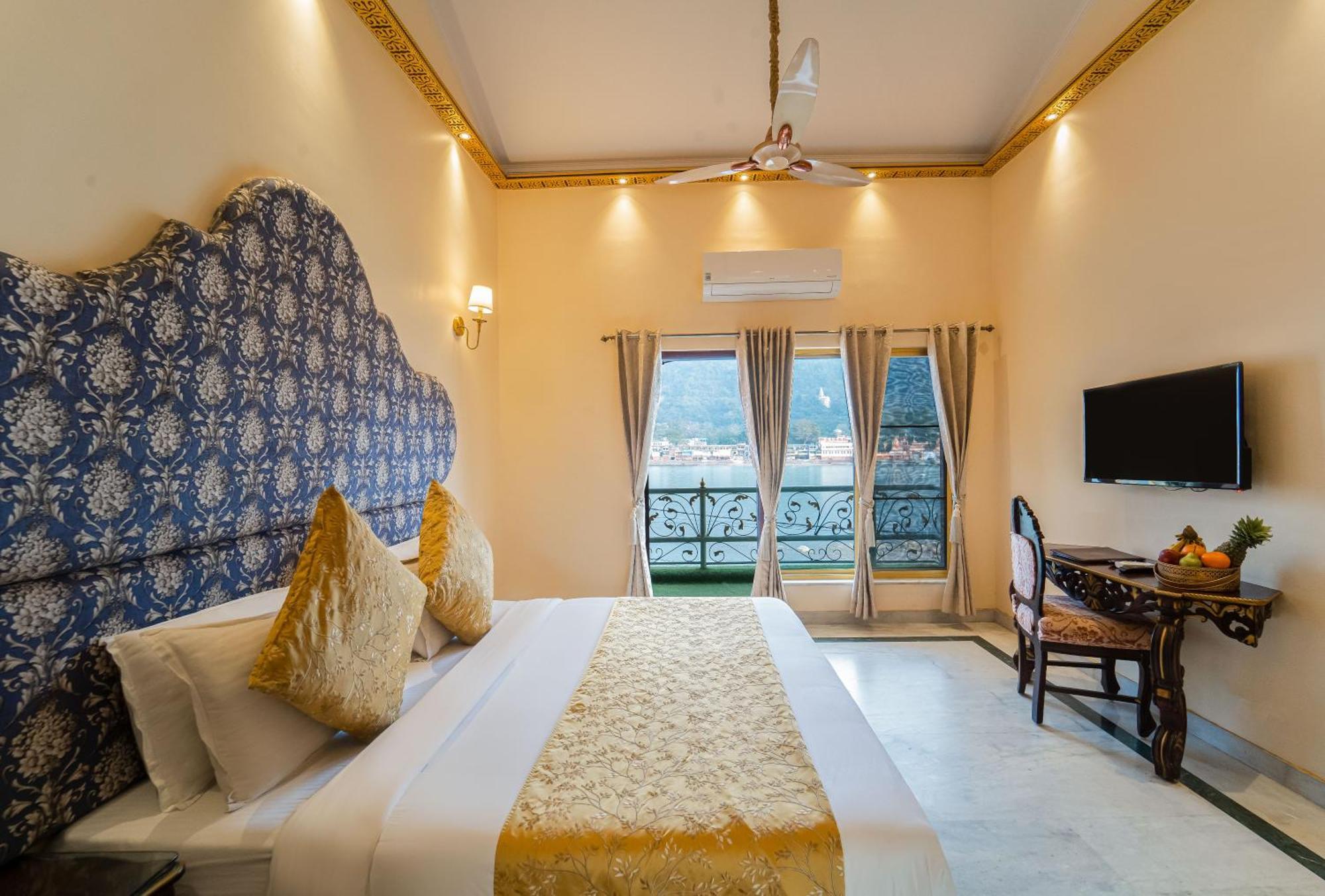 The Neeraj Ganga Heritage Palace ริชิเคช ภายนอก รูปภาพ