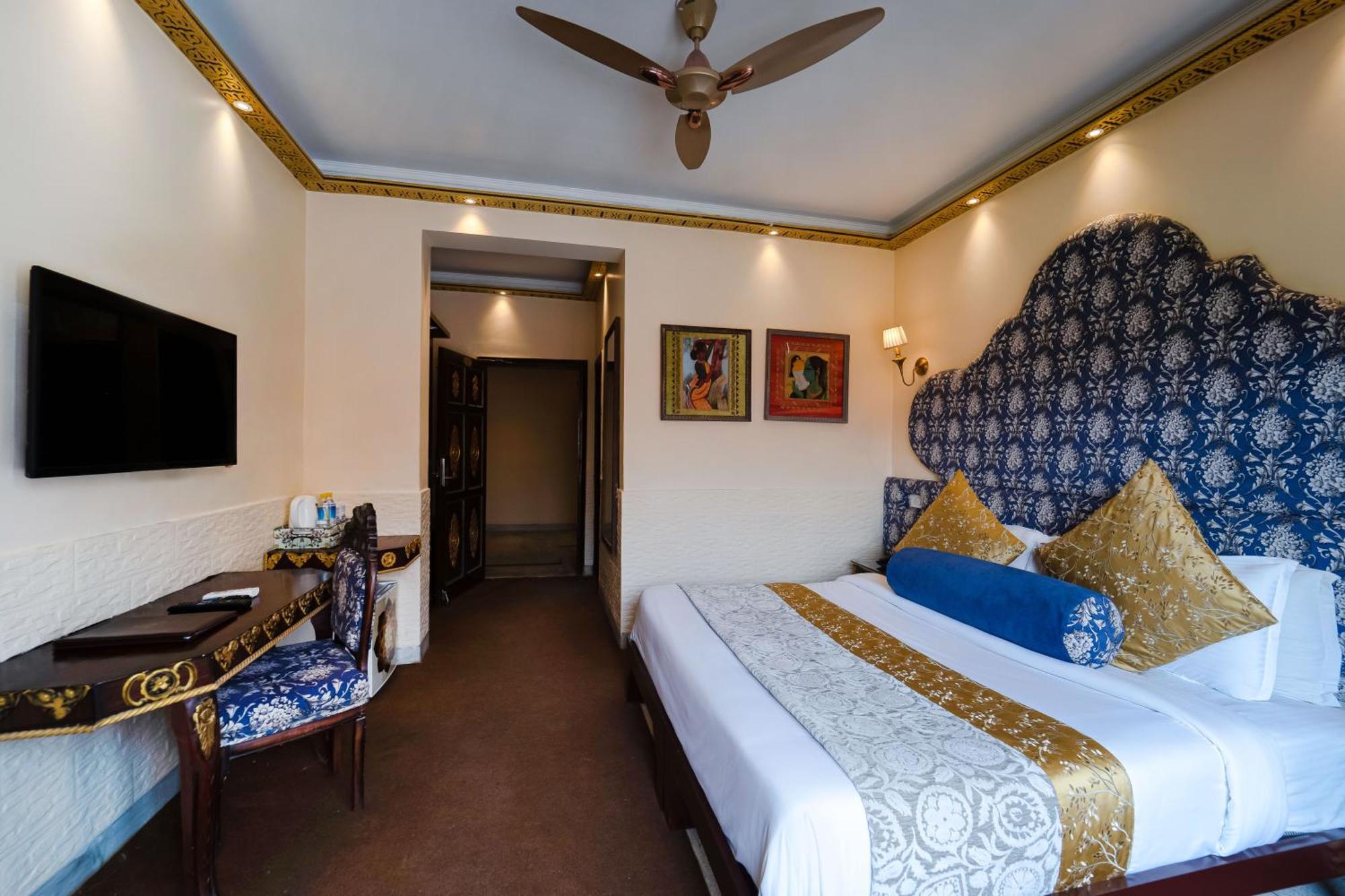 The Neeraj Ganga Heritage Palace ริชิเคช ภายนอก รูปภาพ