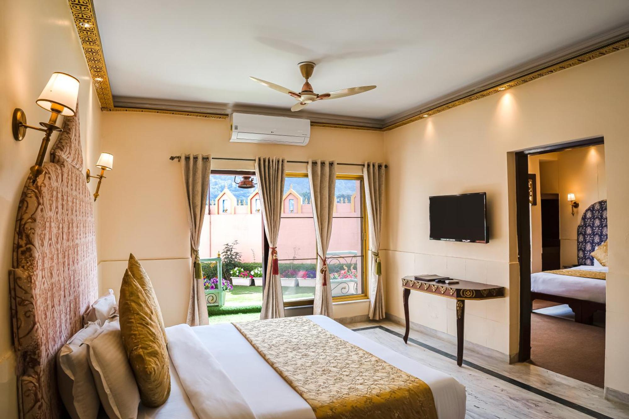 The Neeraj Ganga Heritage Palace ริชิเคช ภายนอก รูปภาพ