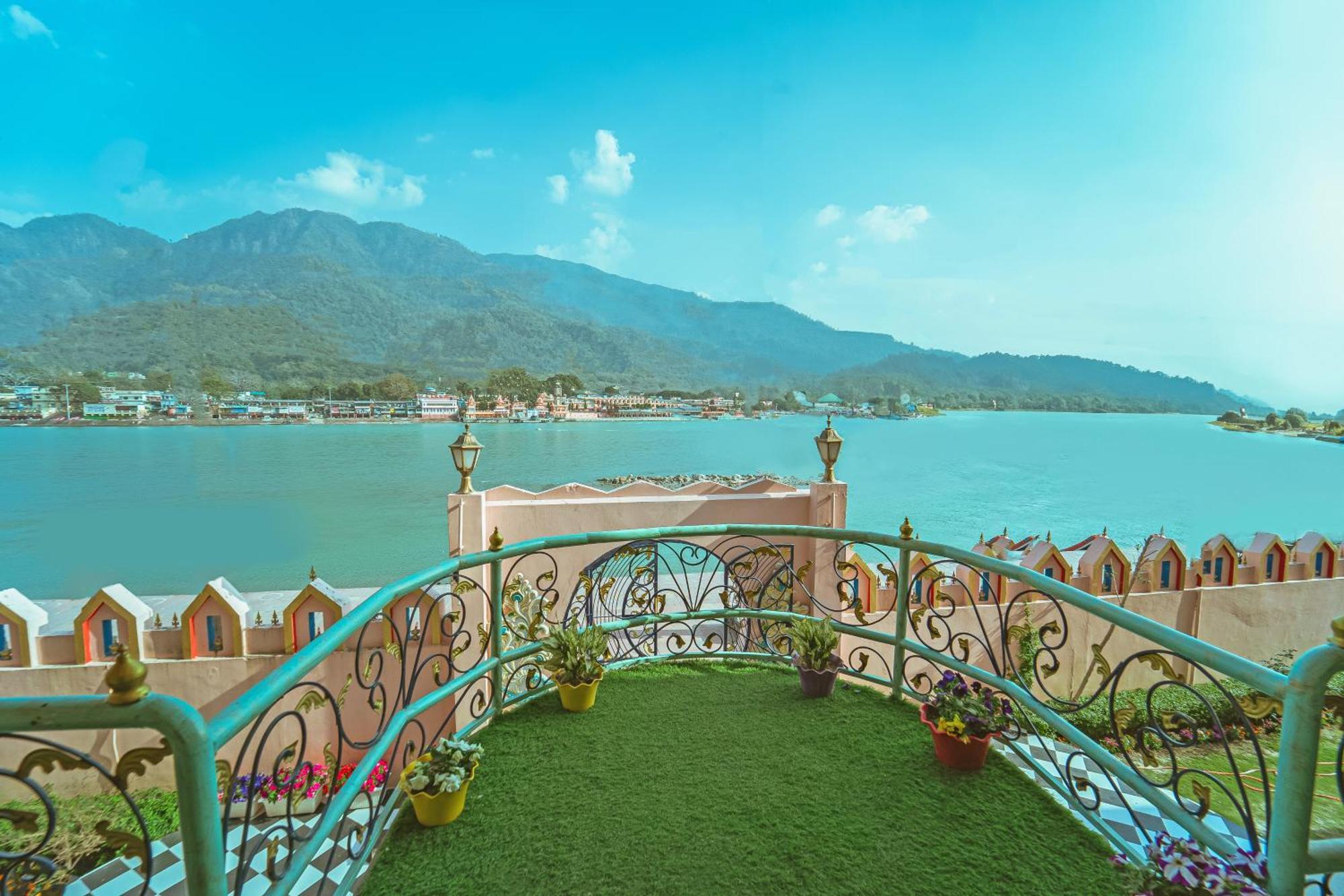The Neeraj Ganga Heritage Palace ริชิเคช ภายนอก รูปภาพ